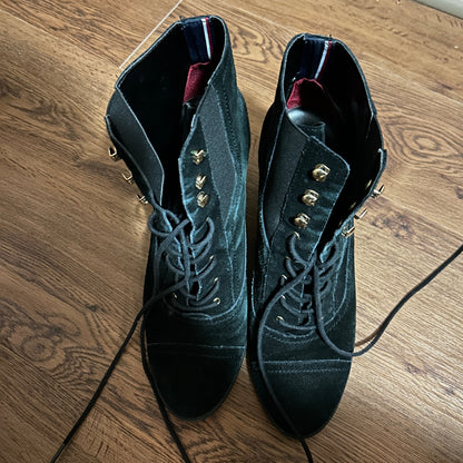 Tommy Hilfiger Boots Size 9.5